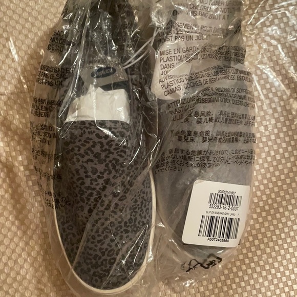 Old Navy GreyLeopard Canvas Slip-On Sneakers For Women size 7. NWT - Picture 5 of 9